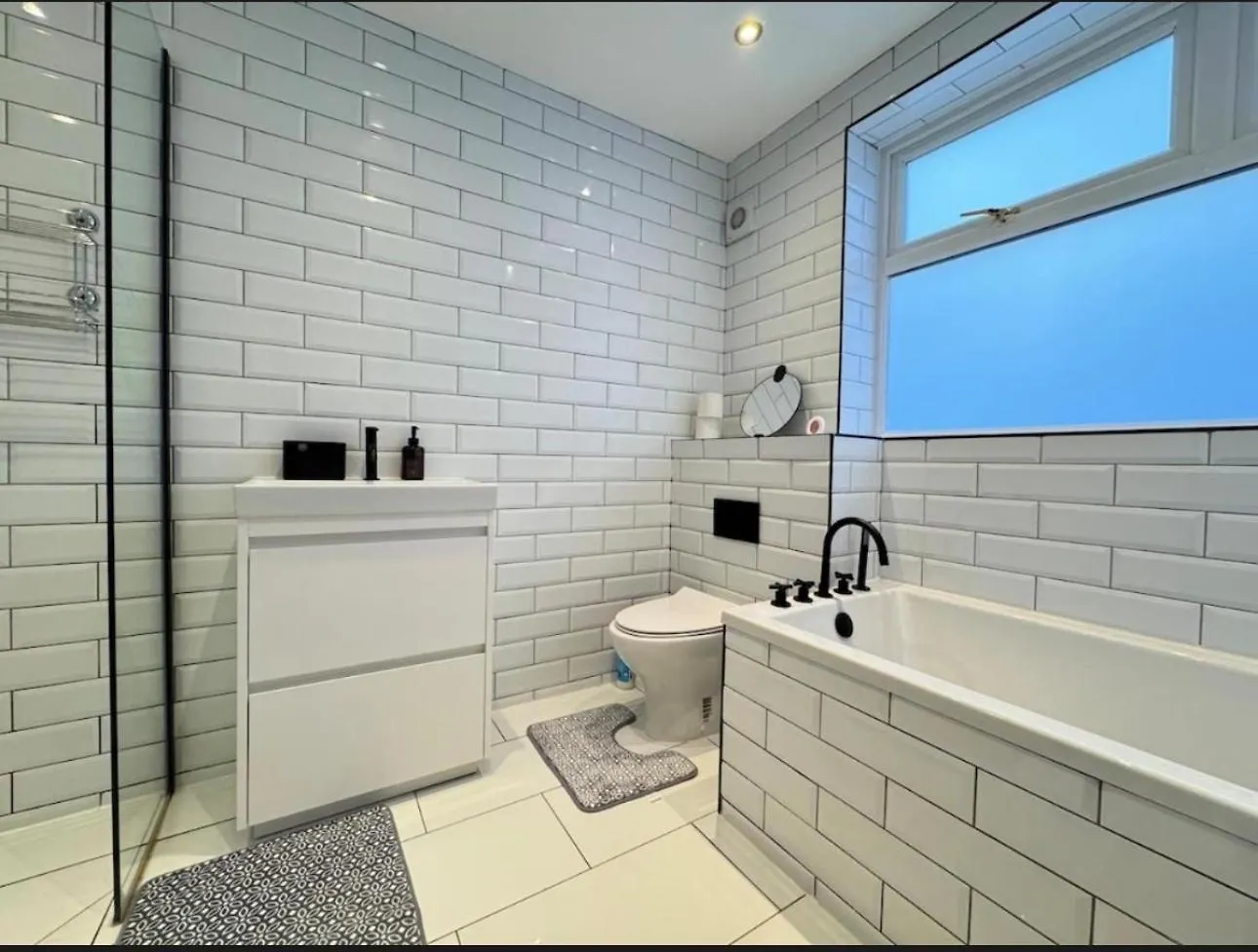 4 Guests - 2 Bedrooms - Parking - 9Min City Centre Ντόνκαστερ
